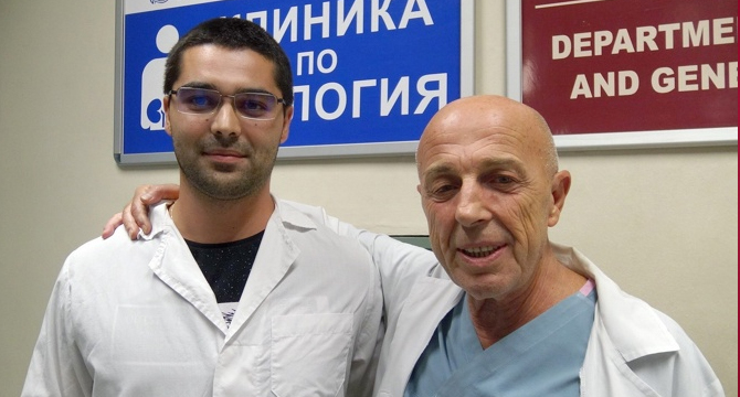 Млад български лекар спаси живота на 54 души за една нощ