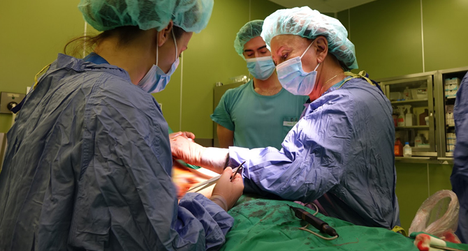 С пет часова операция спасиха зрението на 27 годишна жена