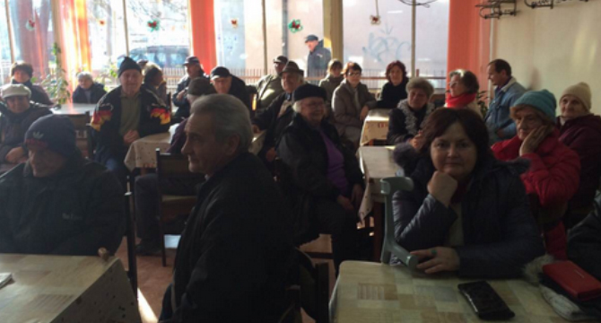 Празнично дарение зарадва социално слаби възрастни хора в Пловдив