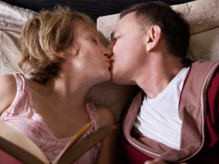 Отживелица ли е целувката за лека нощ?