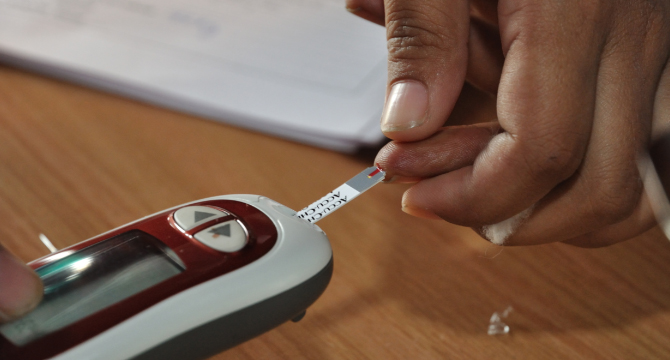 Нови уреди за измерване на кръвната захар улесняват живота на диабетиците
