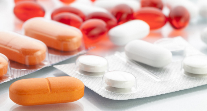 Българи пазаруват антибиотици на половин цена в Румъния