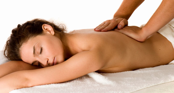 Какво е лечебен масаж и при какви проблеми се препоръчва?