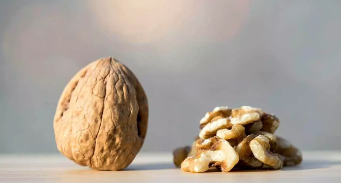 Яжте орехи срещу висок холестерол