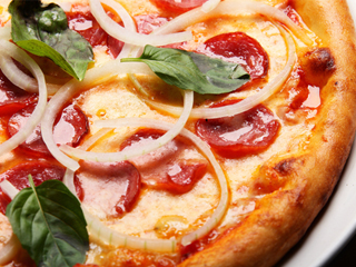 Три лесни рецепти за здравословна пица под 400 калроии