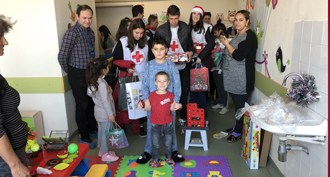 Подаръци за клиниката по детска хирургия на УМБАЛ Свети Георги