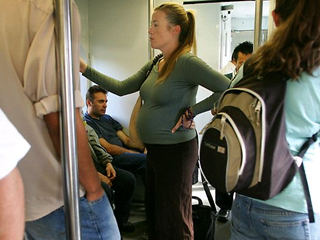 Как бременната жена да се държи в обществения транспорт