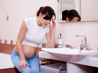 Трябва ли бременните да се притесняват от сутрешното прилошаване