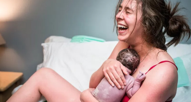 Секциото се смята за по-безопасно за бебето, а нормалното раждане - за майката