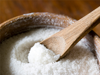 Освен вредна солта може и да бъде полезна. Какви са лечебните свойства?