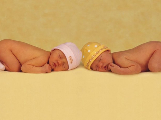 Правила за кърмене на близнаци