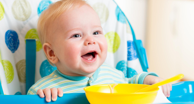 Пет правила за безпроблемно захранване на бебето