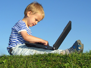  В безопасност ли е детето ви в интернет?