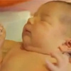 Какво е плацентарна баня за новородени (видео)